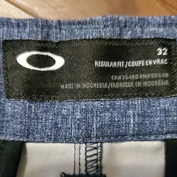 Oakley Men's Navy Hybrid Shorts - Picture 2 of 6
